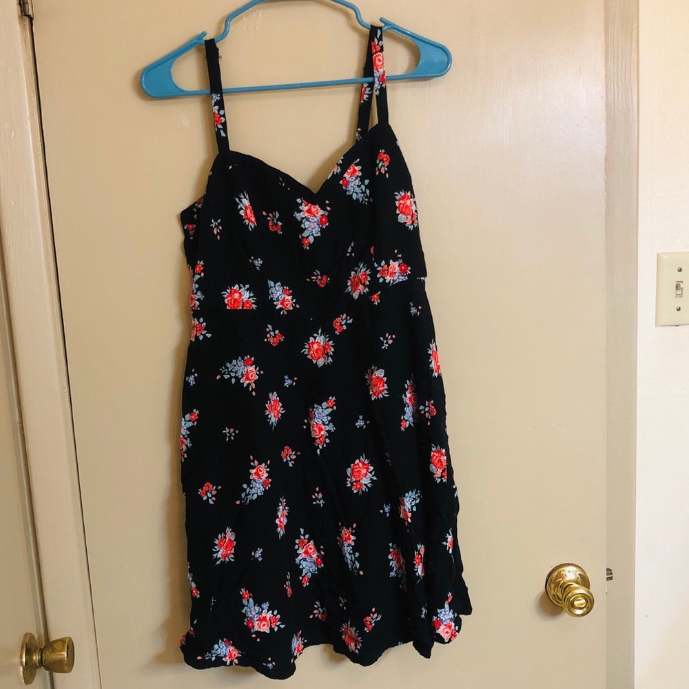 Black floral spaghettti strap dress Torrid